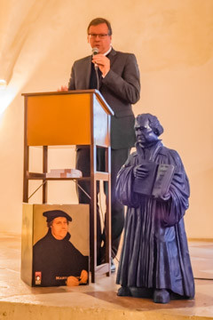 Stadtpfarrer Kohler bei der Reformationsfeier im Neuburger Schloss